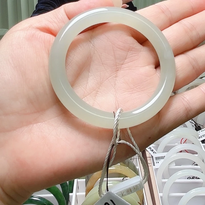 未镶嵌手镯和田玉浅晴