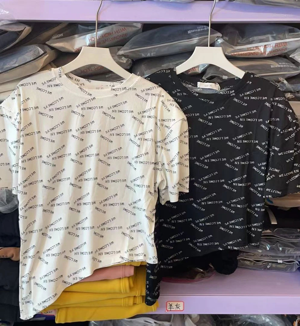 女士字母带垫肩短袖