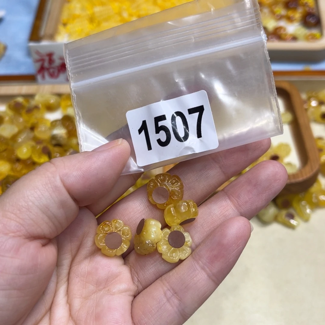 琥珀未镶嵌珠宝奇石