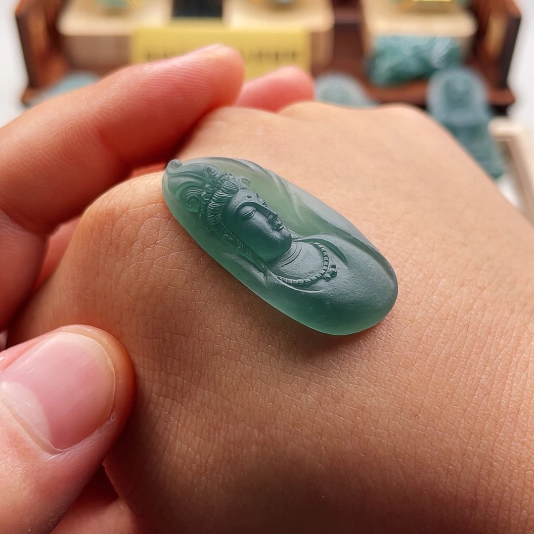 广***泰定制翡翠未镶嵌观音首