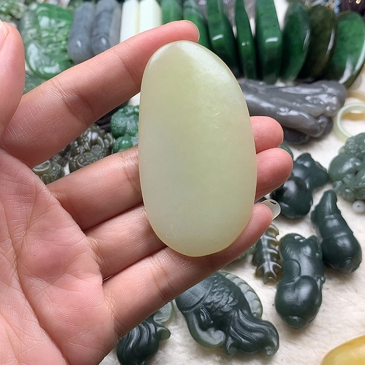 颈饰未镶嵌和田玉