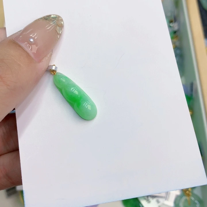 翡翠18K金镶嵌颈饰天然翡翠