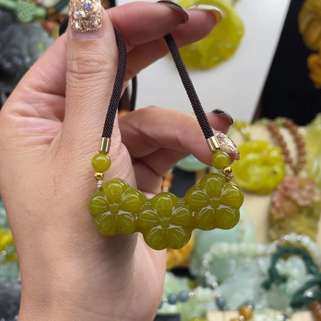 未镶嵌蛇纹石玉颈饰