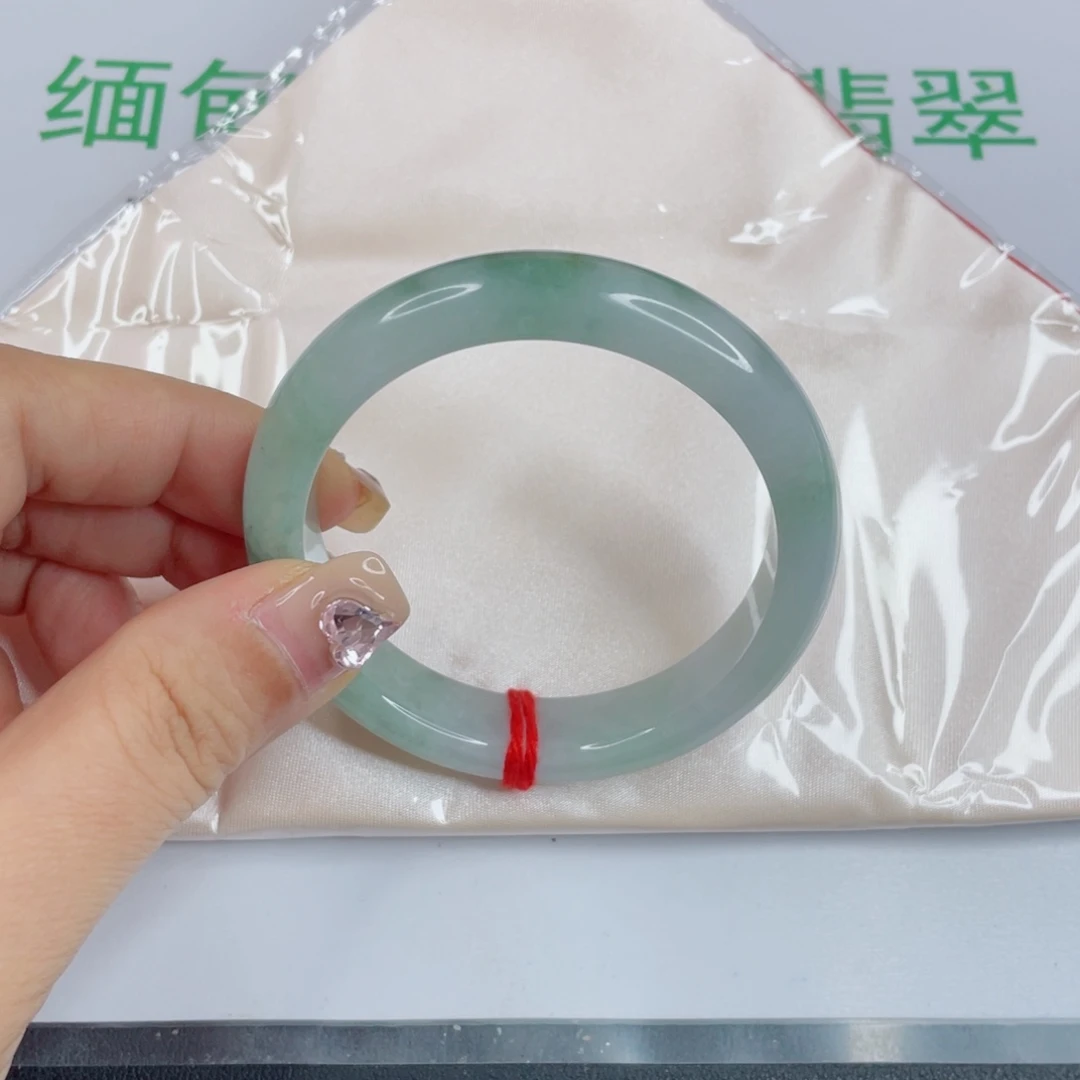 *****翡翠未镶嵌手镯飘花手镯