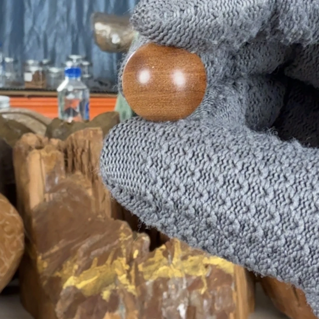 日***天檀香木其他王系列八号料“王中王”1.8横黑单珠