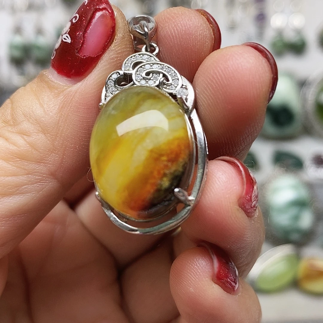 银S925镶嵌蛇纹石玉吊坠