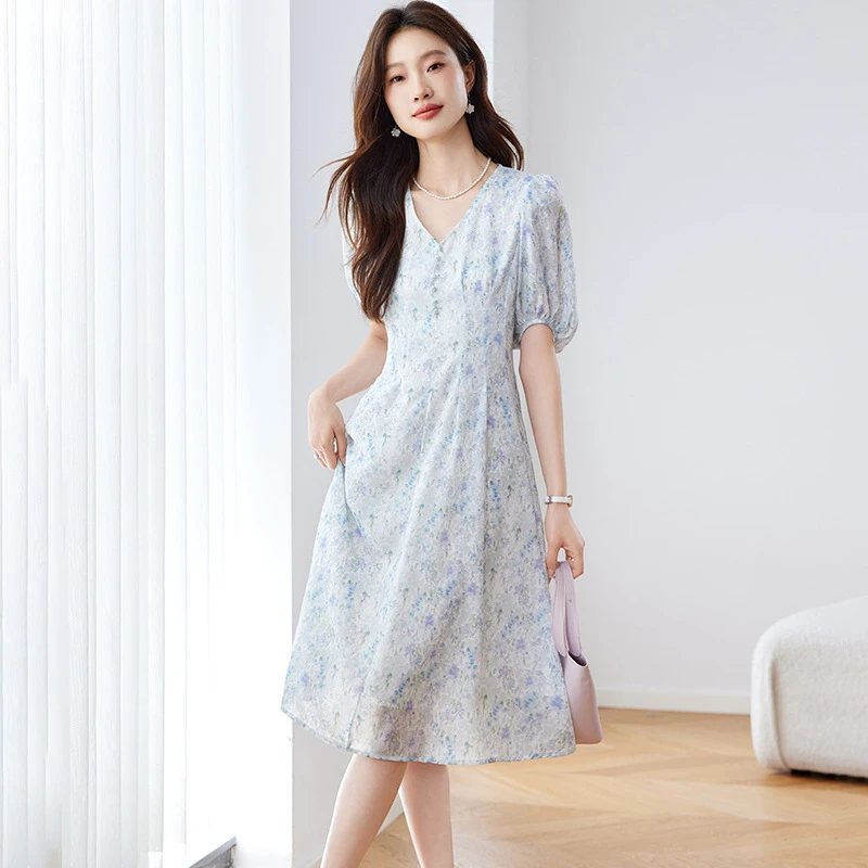 2025夏季新款收腰显瘦气质v领泡泡袖茶歇裙法式雪纺碎花连衣裙女