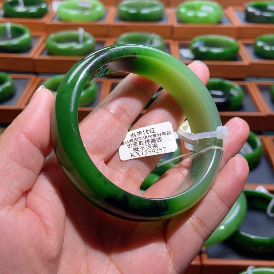 和田玉（碧玉）未镶嵌手镯粉绿5758