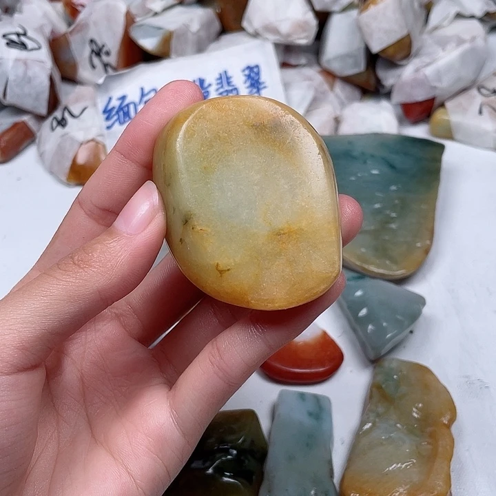 果***哈翡翠未镶嵌颈饰翡翠