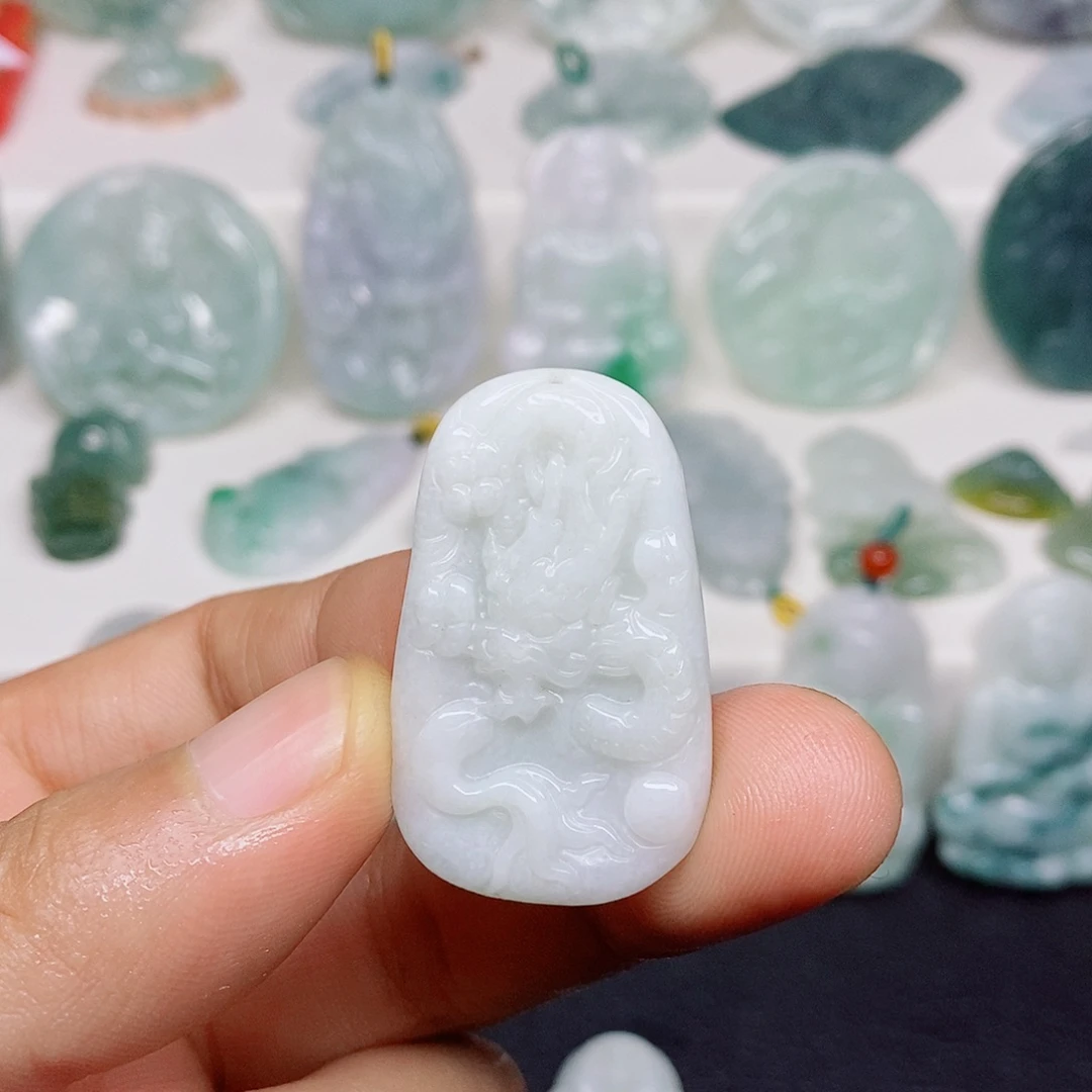 翡翠未镶嵌颈饰吊坠