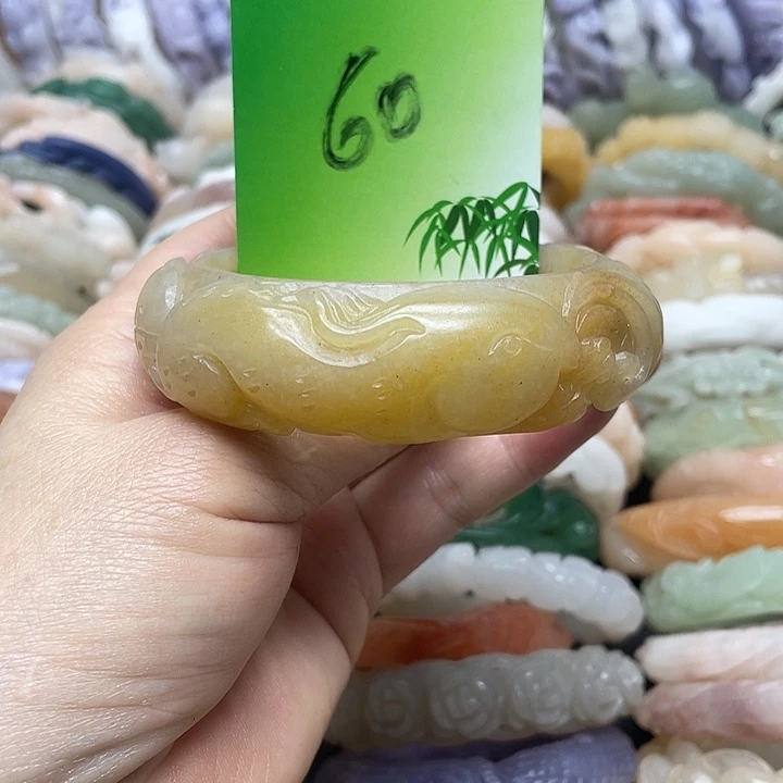 未镶嵌手镯石英岩玉