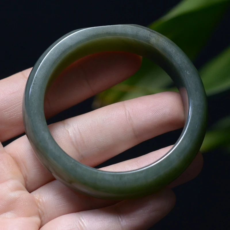 66.5g 新疆和田洒金皮油糯亮气青玉籽料正圆手镯（W0020）内径53