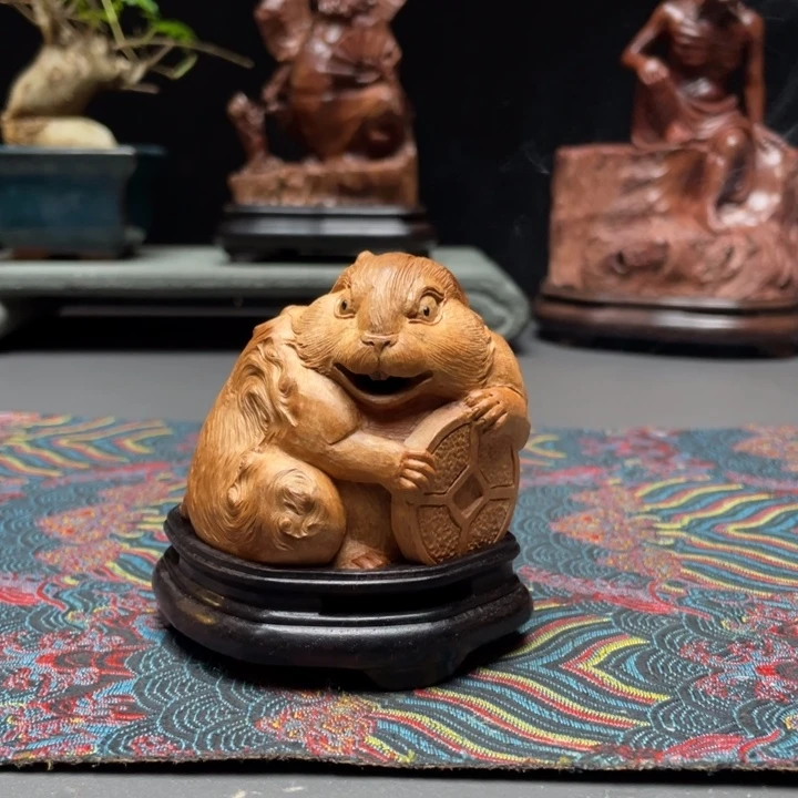 鸿***头香榧木兔荔枝木香炉