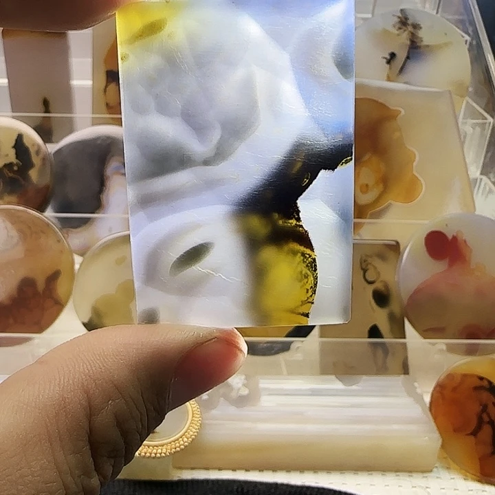 玛瑙/玉髓未镶嵌珠宝奇石