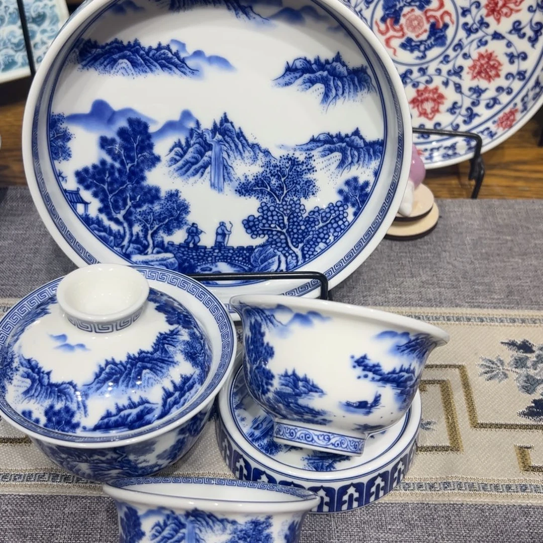 景德镇陶瓷学院等多家单位建立合作伙伴和