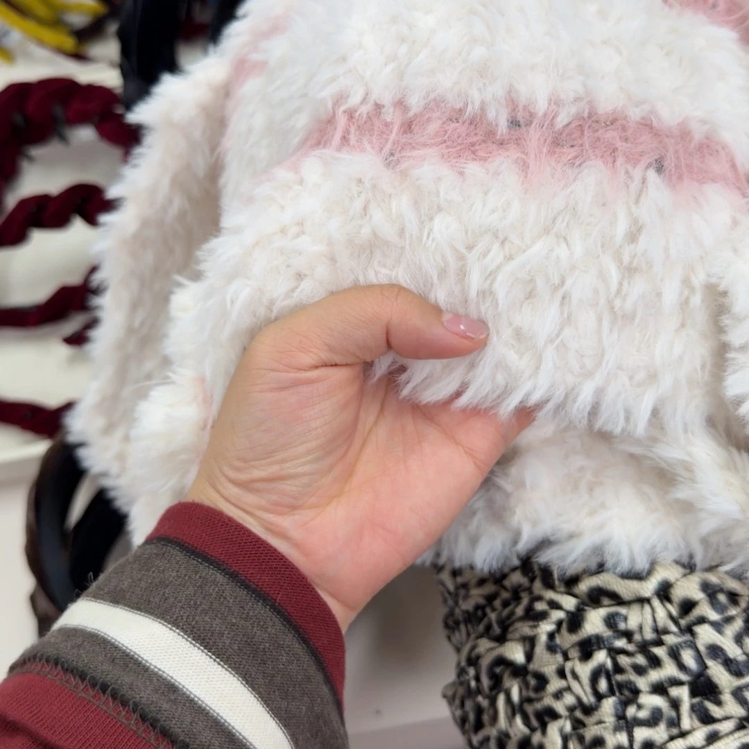 仿羊毛绒粉色耳朵帽子