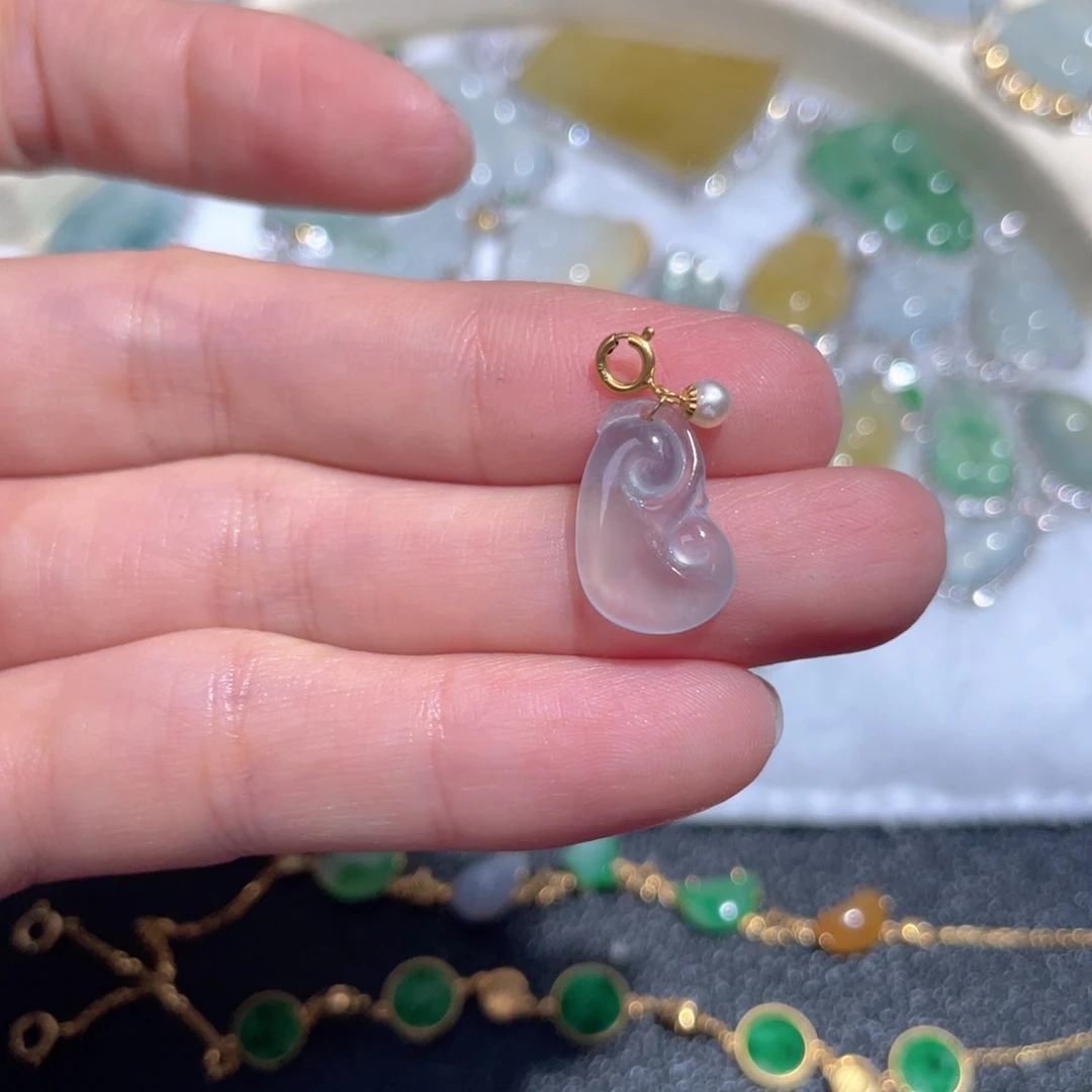 翡翠颈饰18K金镶嵌翡翠