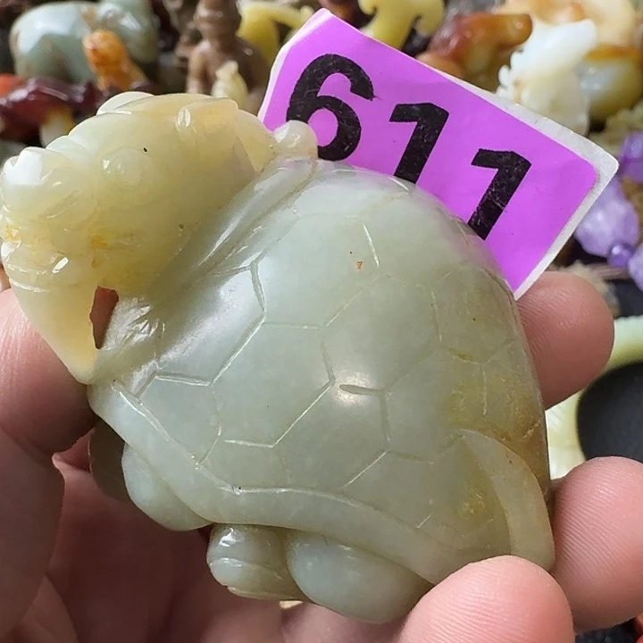 吉***言和田玉未镶嵌颈饰