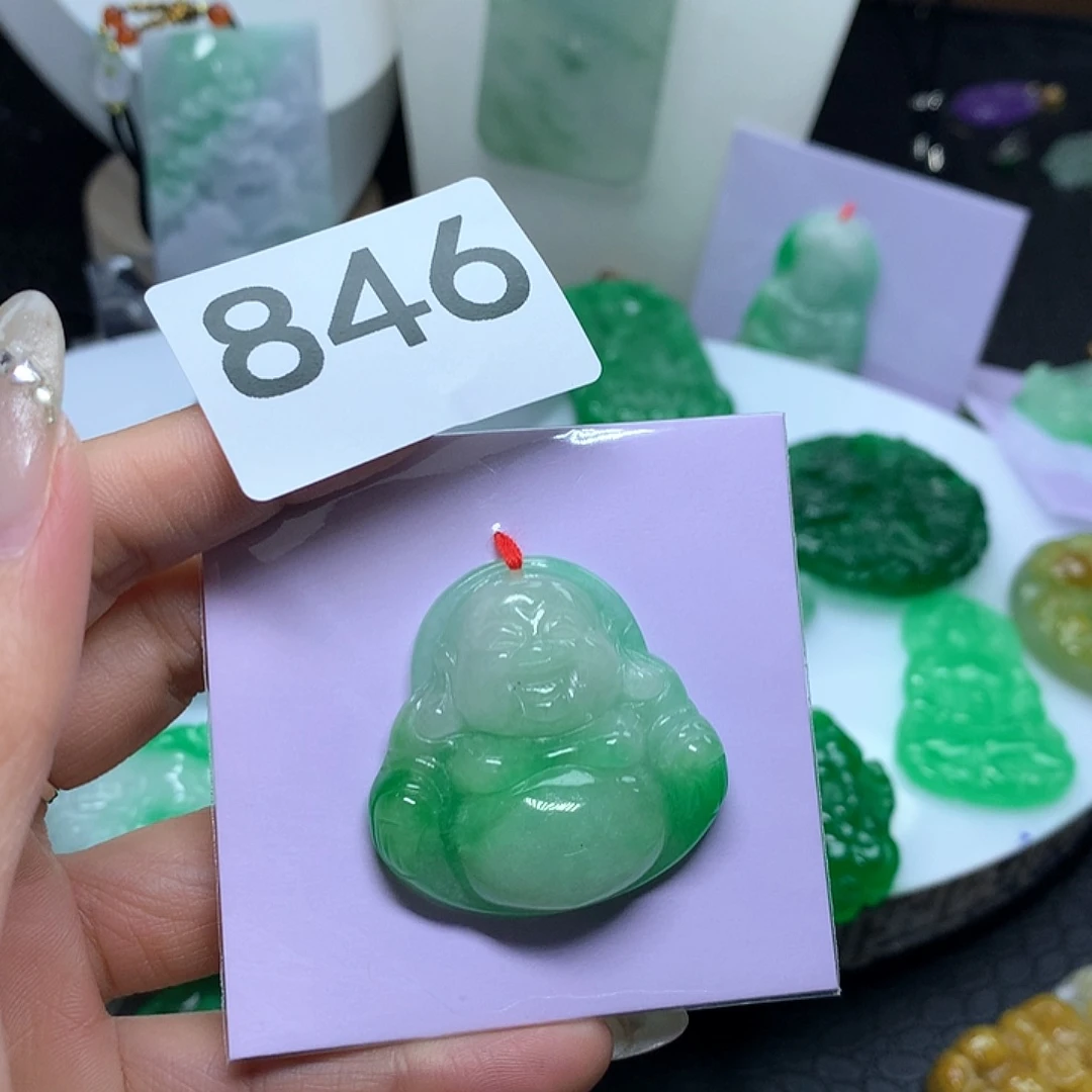 翡翠吊坠(赠链)未镶嵌