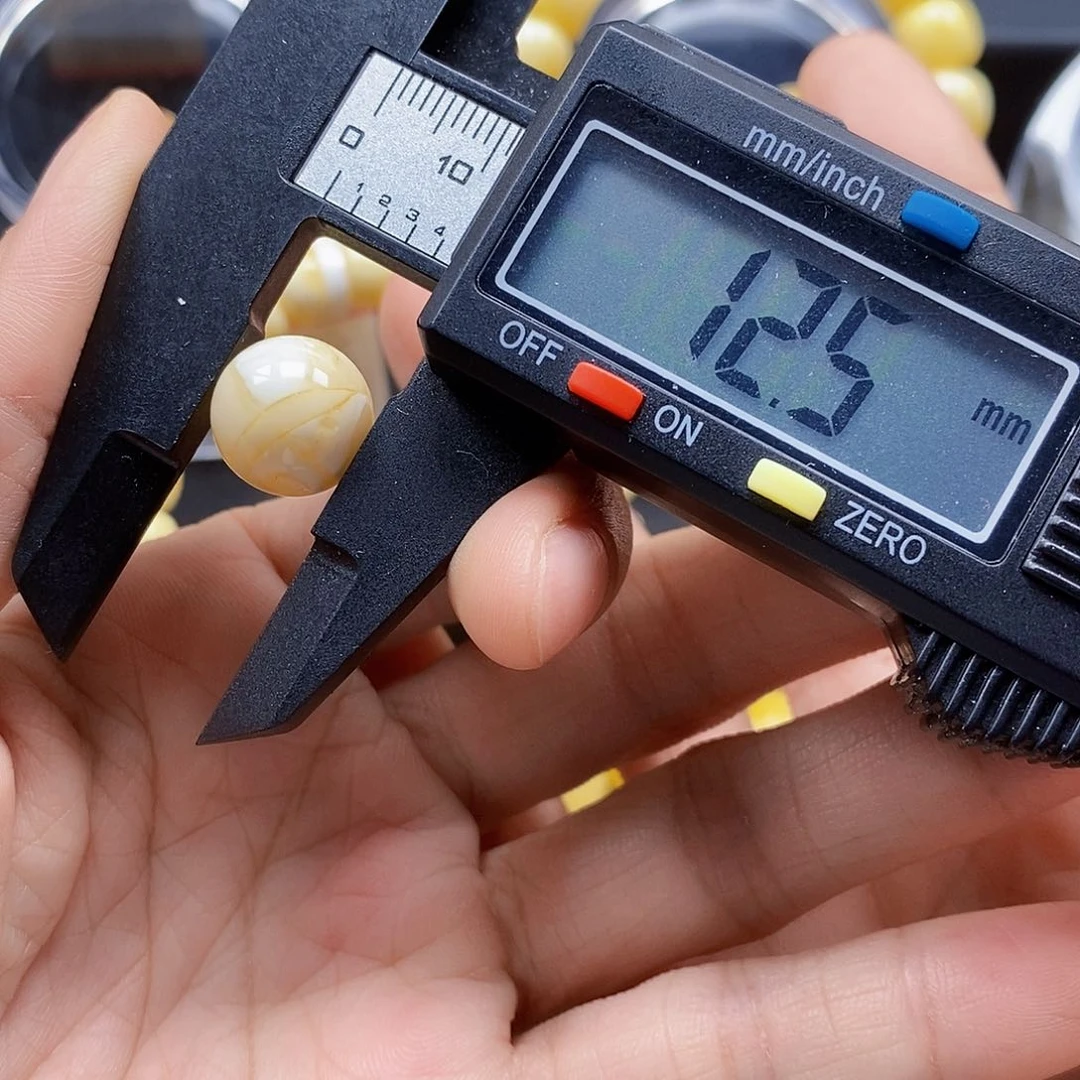 未镶嵌琥珀珠宝奇石