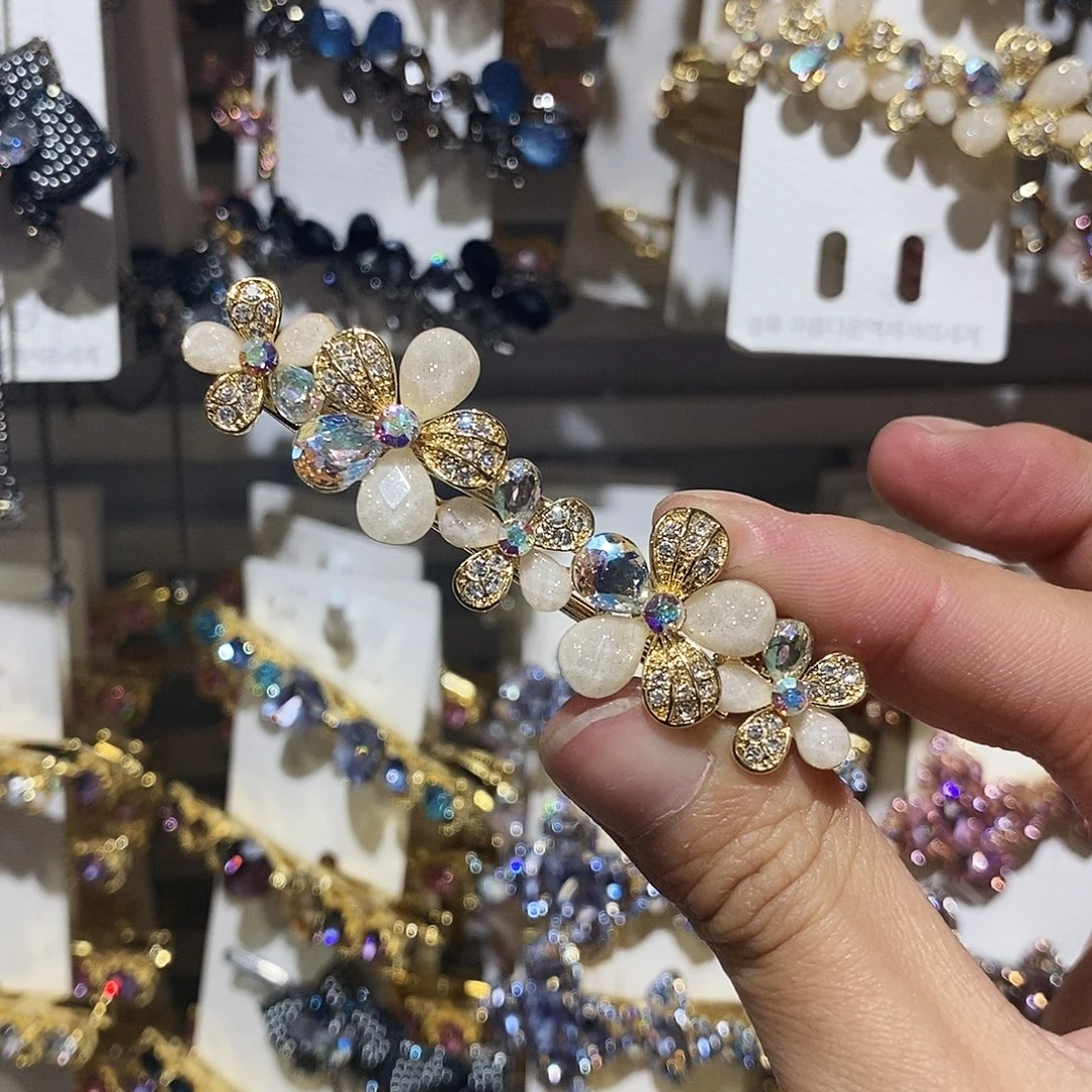 仿水晶合金鸭夹六