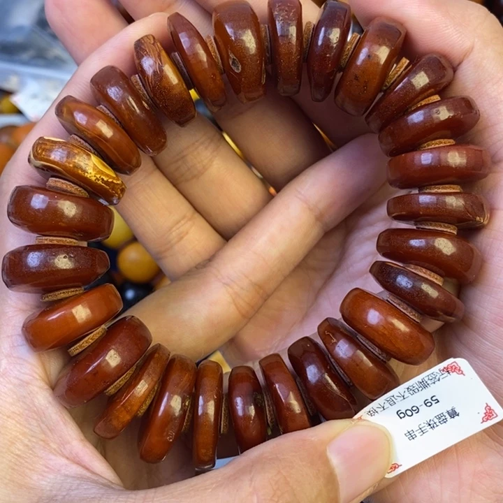 未镶嵌琥珀珠宝奇石