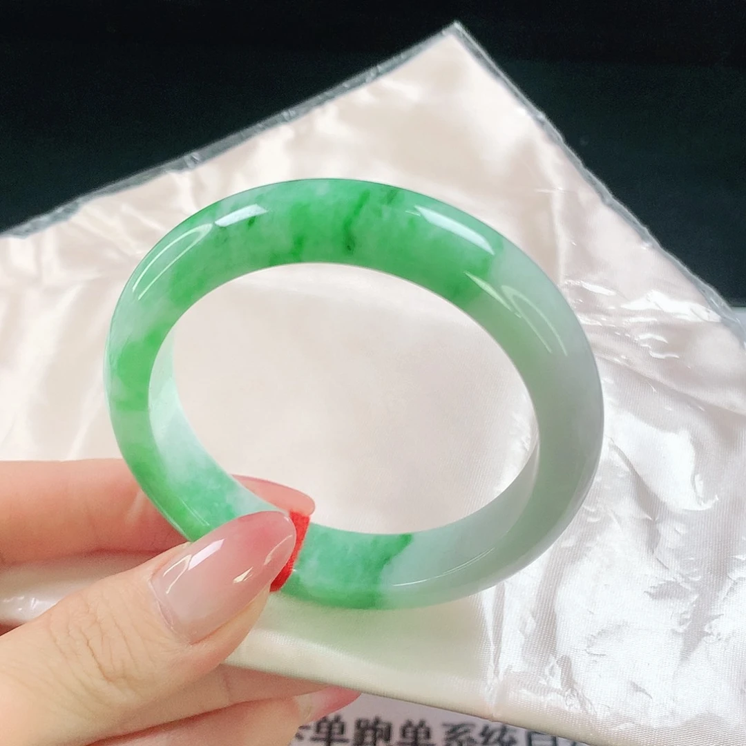 翡翠手镯未镶嵌157翡翠