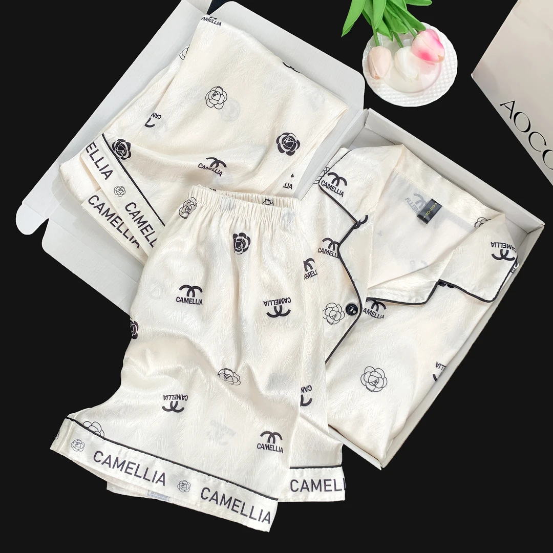 【小香山茶花】冰丝短袖带胸垫睡衣女夏薄款三件套家居服套装001