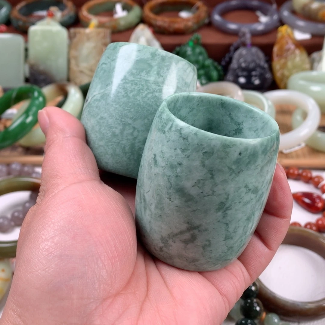 岫玉杯子未镶嵌向*葵杯子