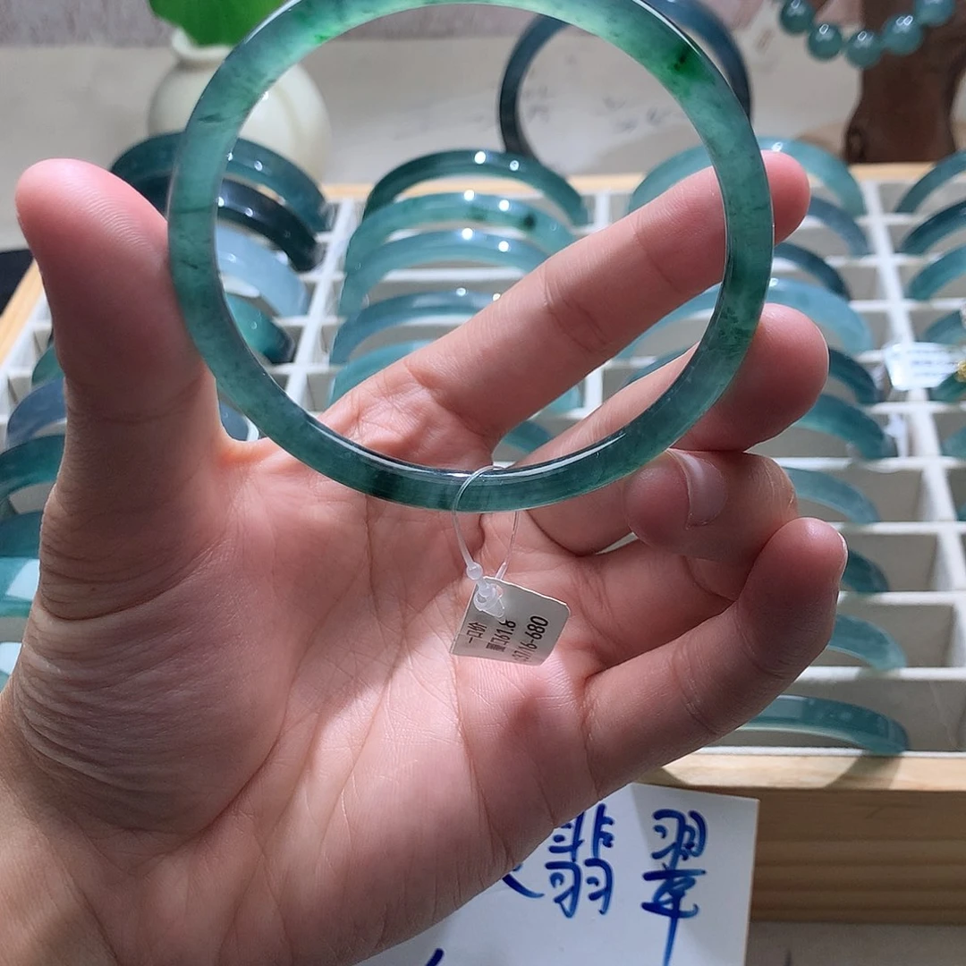 用***五翡翠手镯未镶嵌61.8