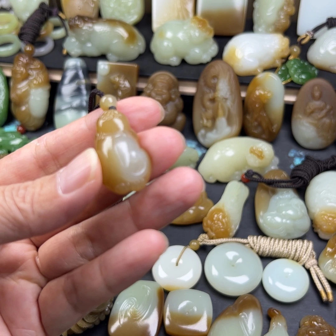 和田玉（糖玉）未镶嵌颈饰