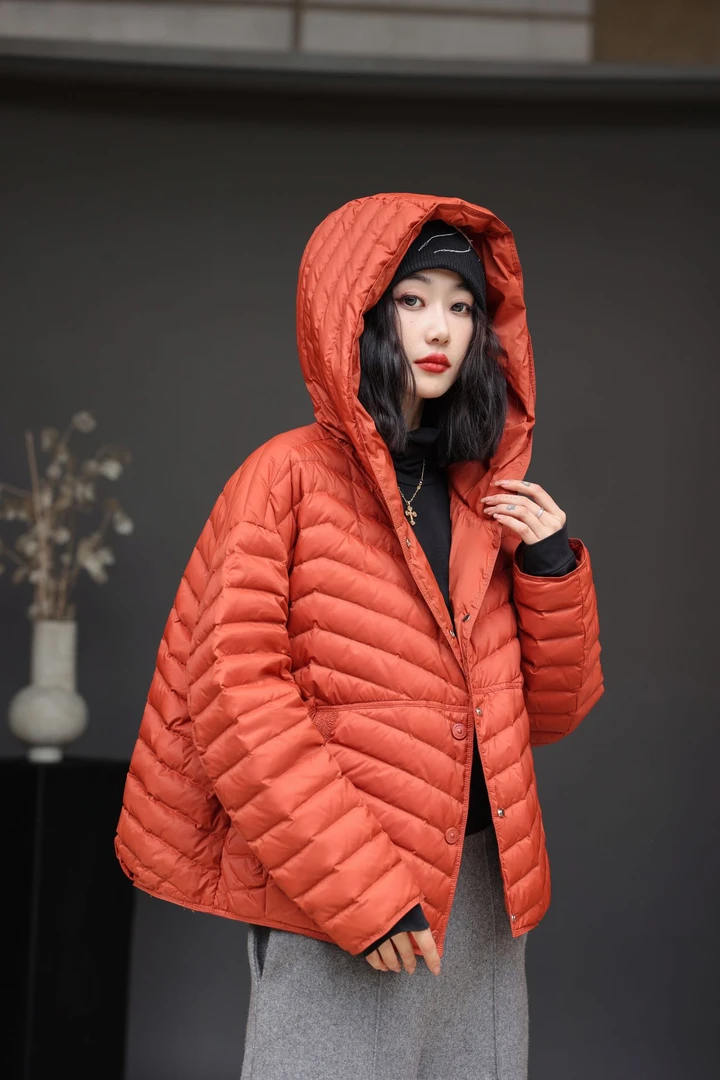 反季清新国标90白鸭绒休闲显瘦短款连帽轻薄羽绒服外套