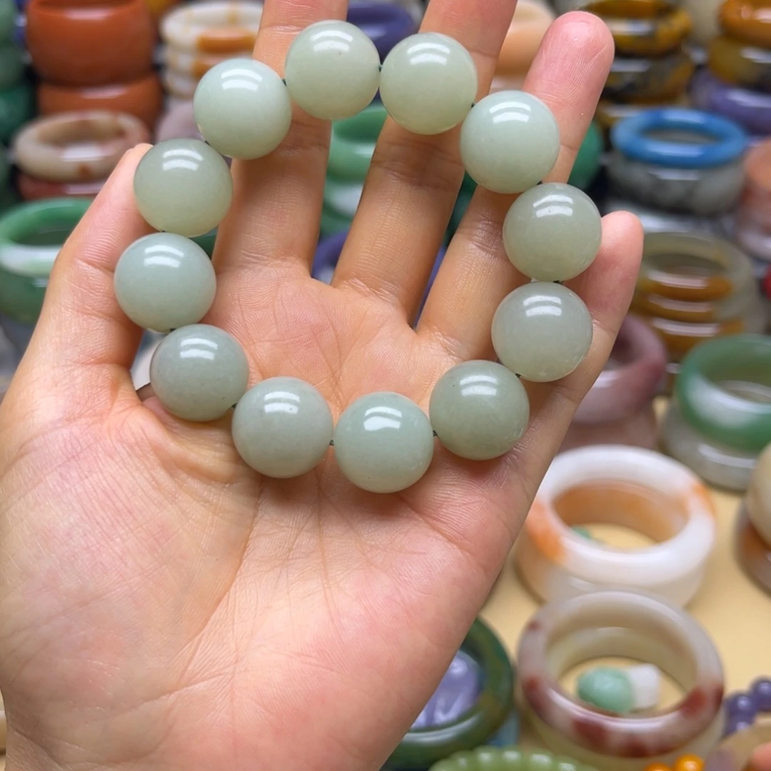 未镶嵌手镯石英质玉