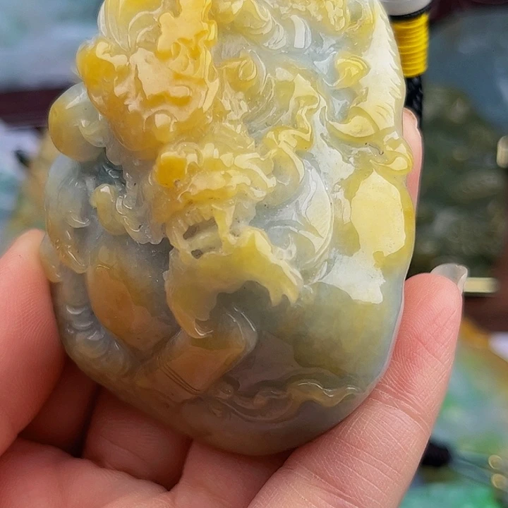 翡翠未镶嵌颈饰挂件