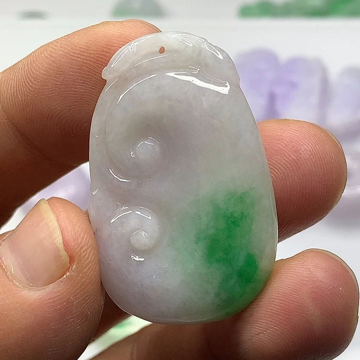 翡翠未镶嵌吊坠(赠链)