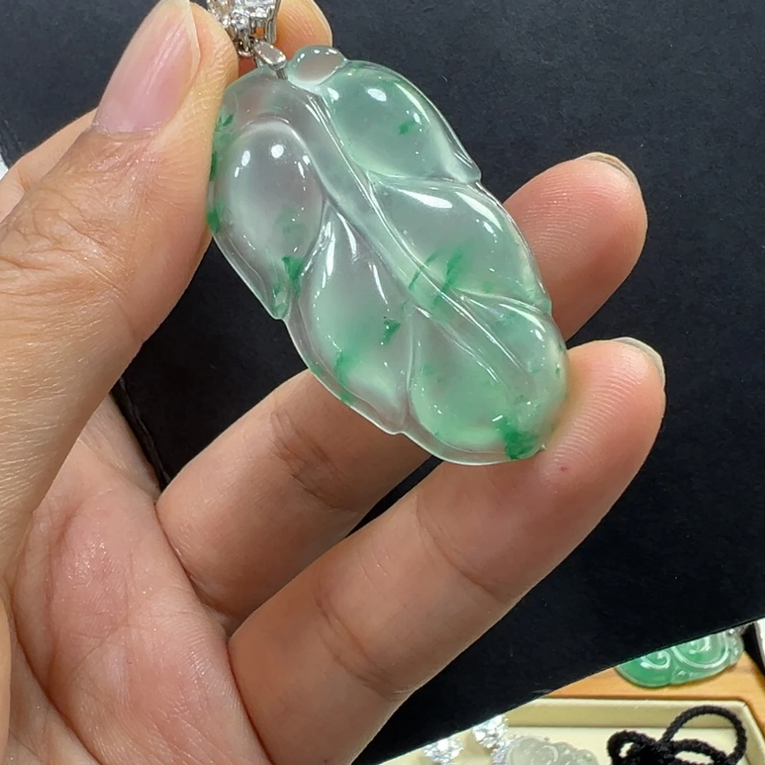 燚***哥石英质玉银S925镶嵌颈饰