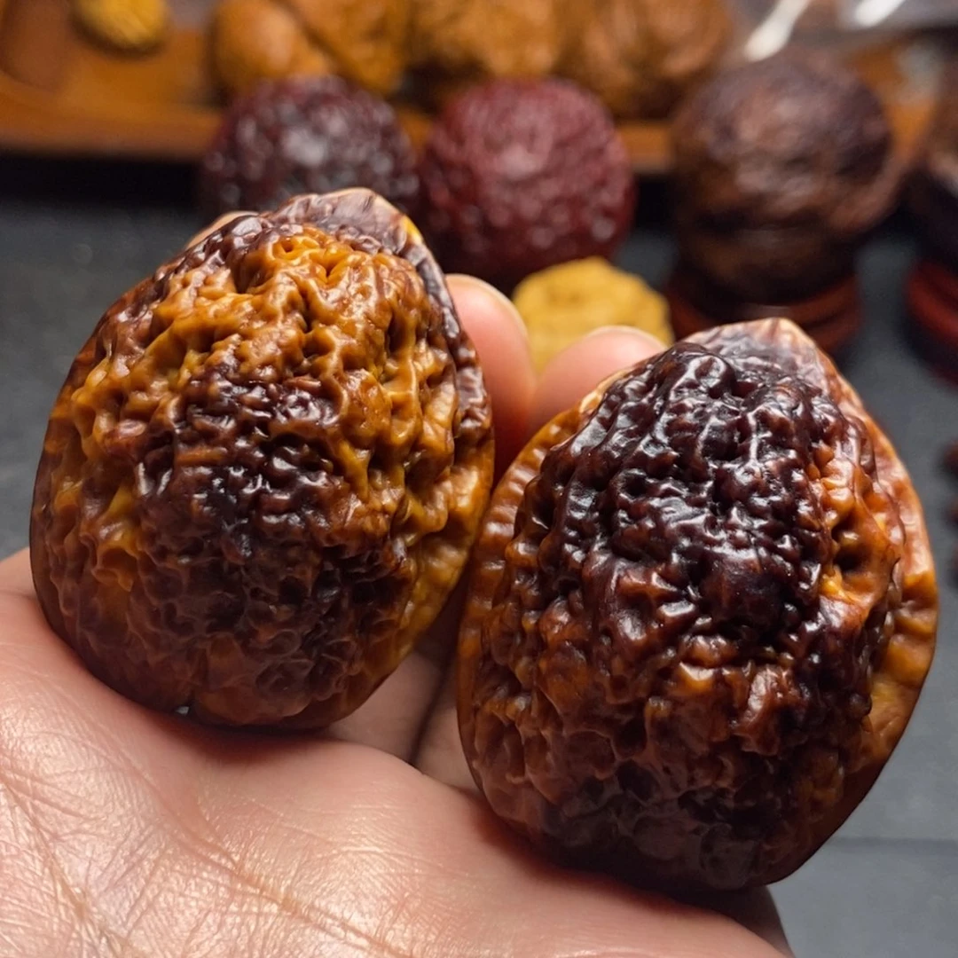 文玩核桃把件坐**起39尺绣花鞋