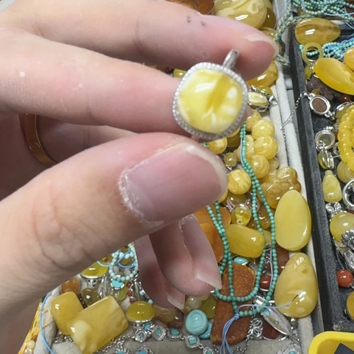 银S925镶嵌蜜蜡裸石戒指