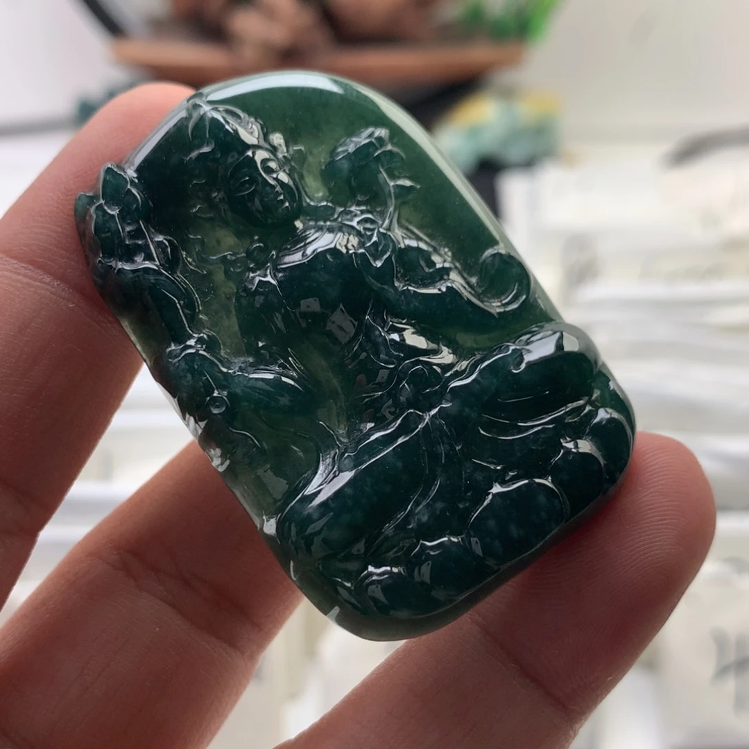 颈饰未镶嵌翡翠虚空