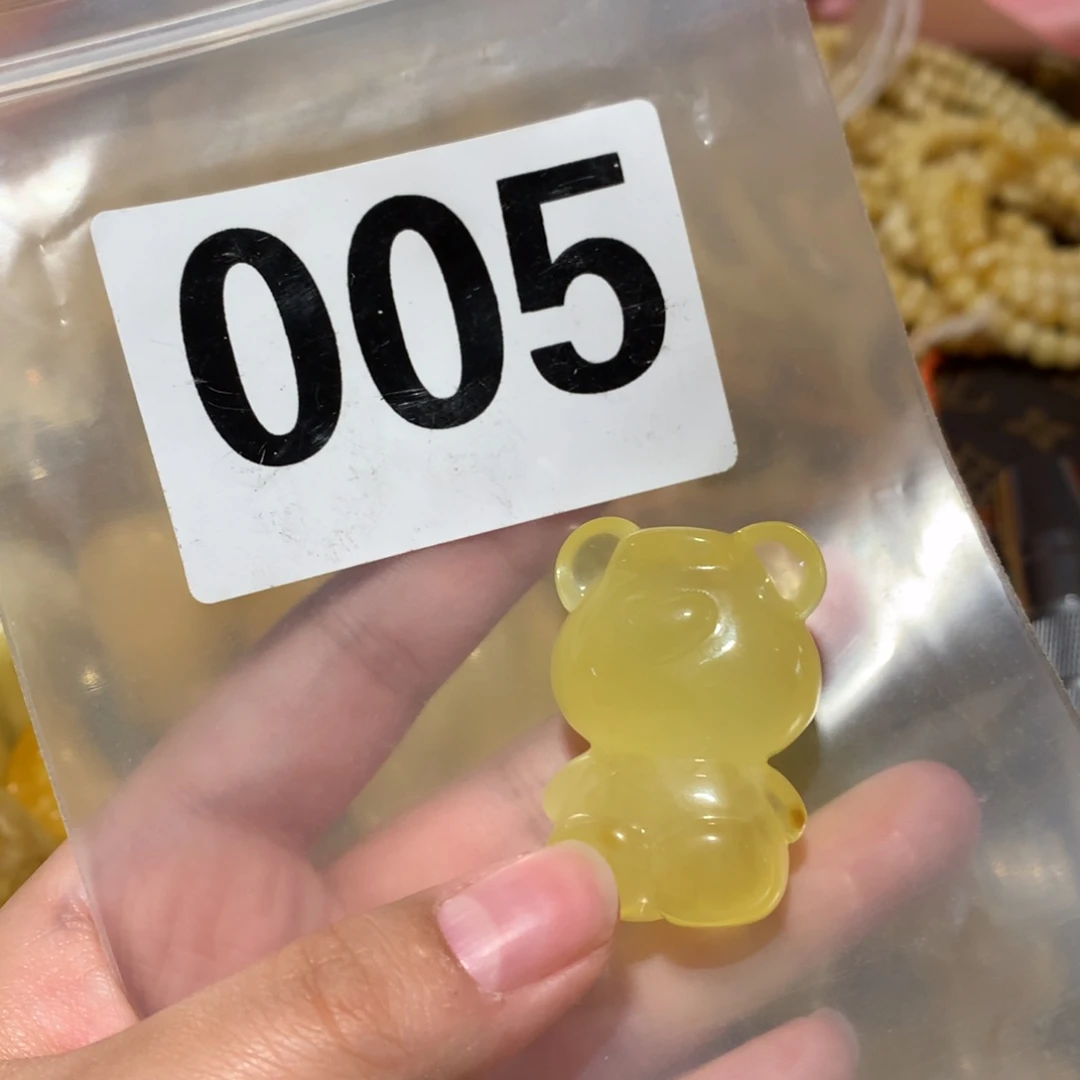 蜜蜡珠宝奇石未镶嵌满蜜小熊