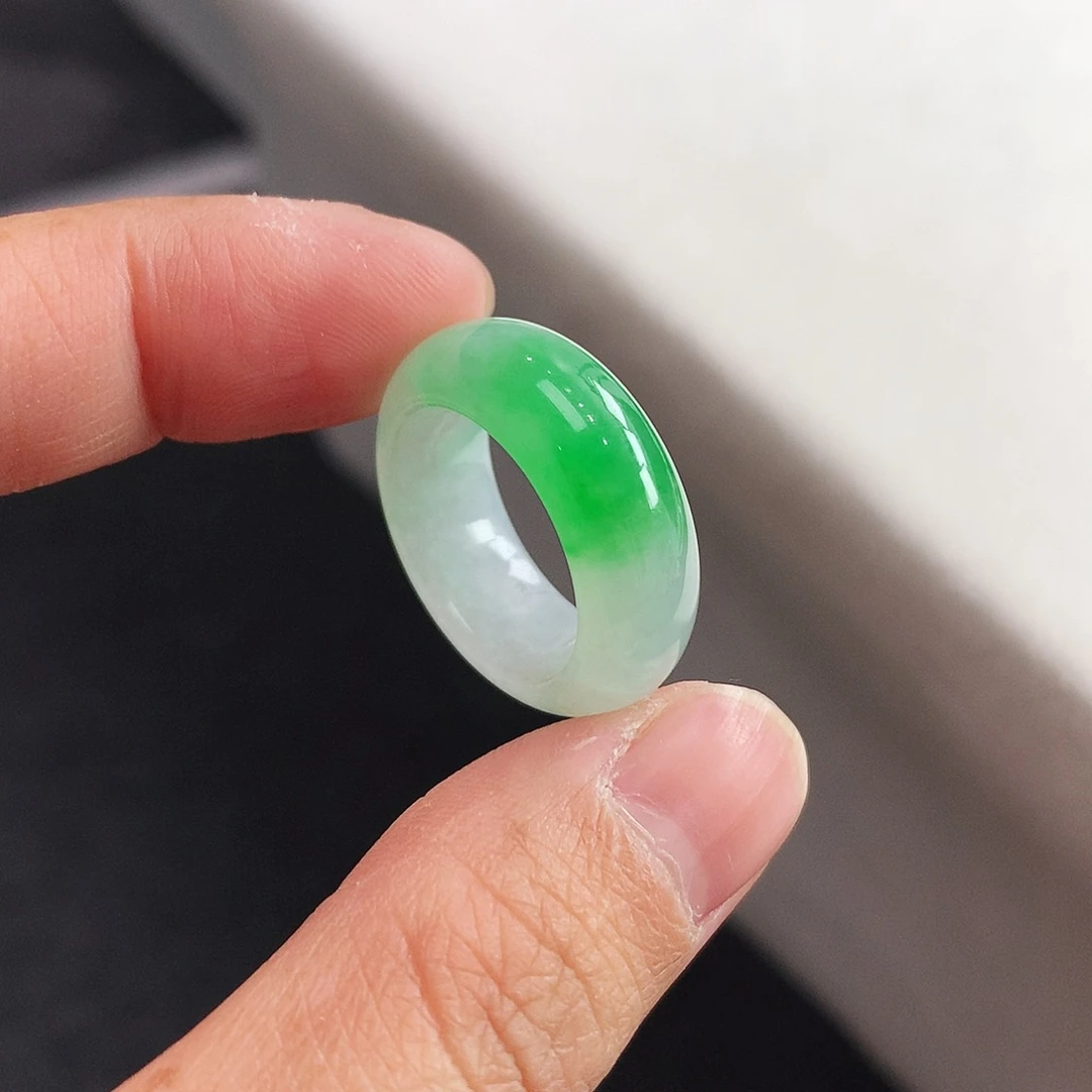 翡翠未镶嵌戒指12号