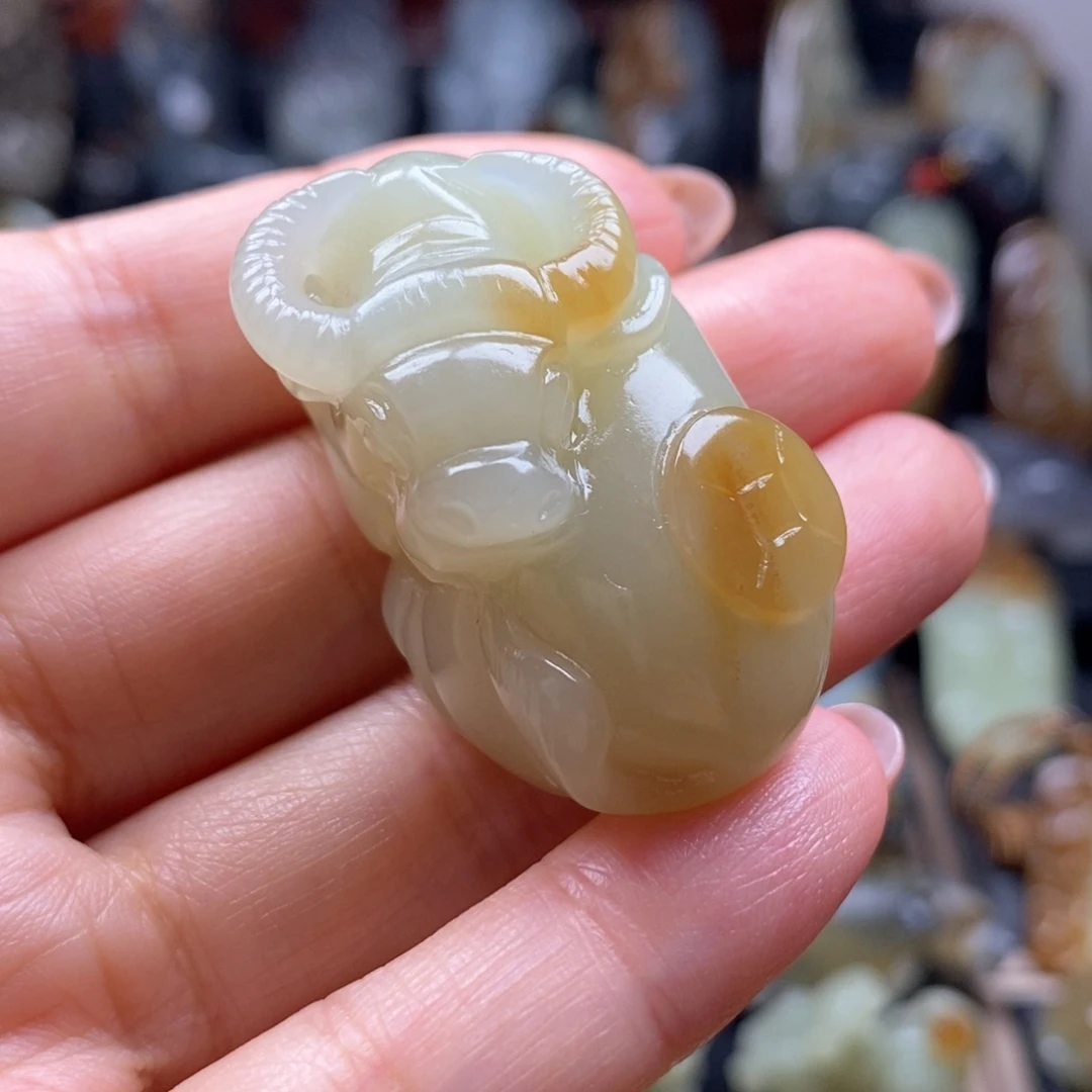 和田玉未镶嵌挂件