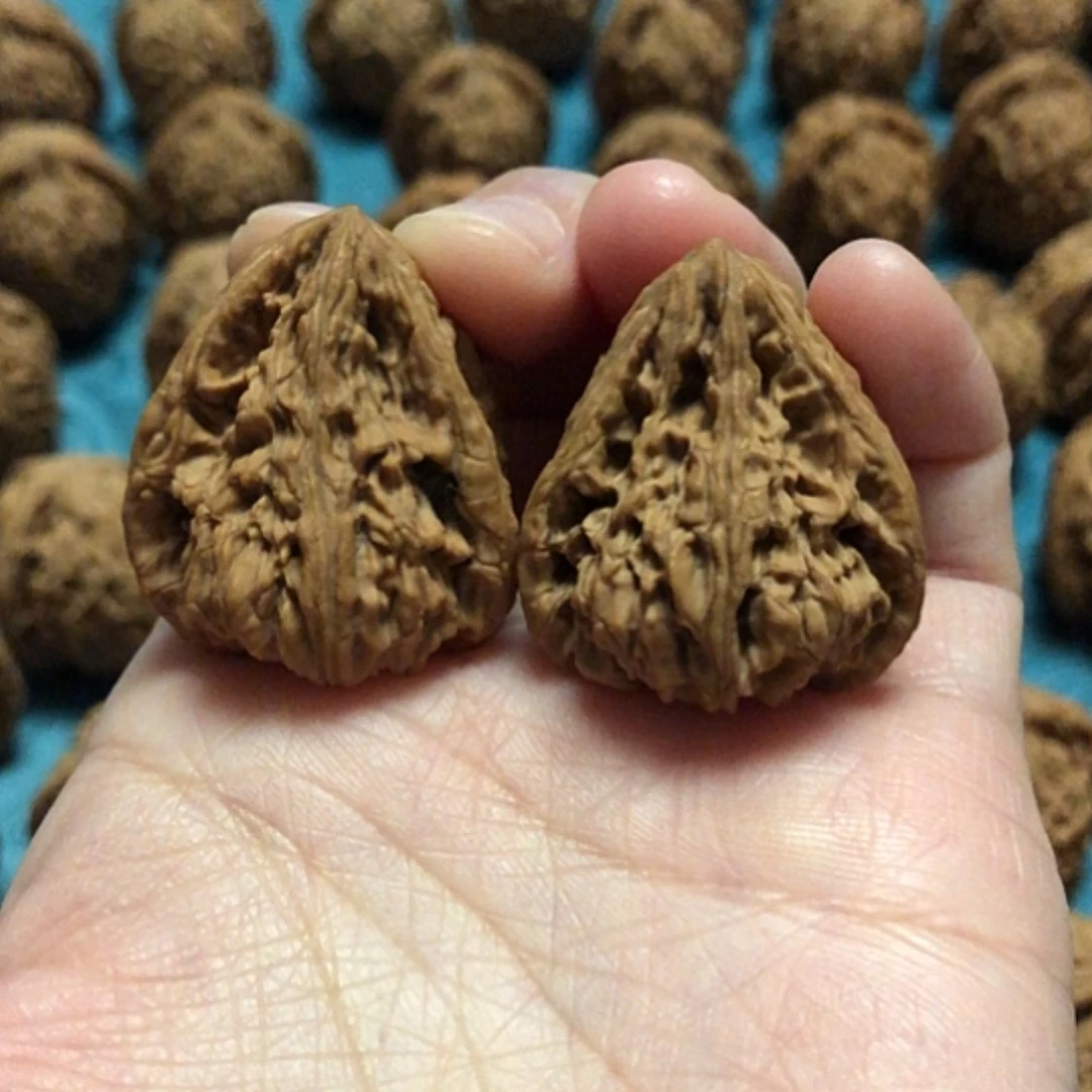 【闪购商品】文玩核桃把件一代将