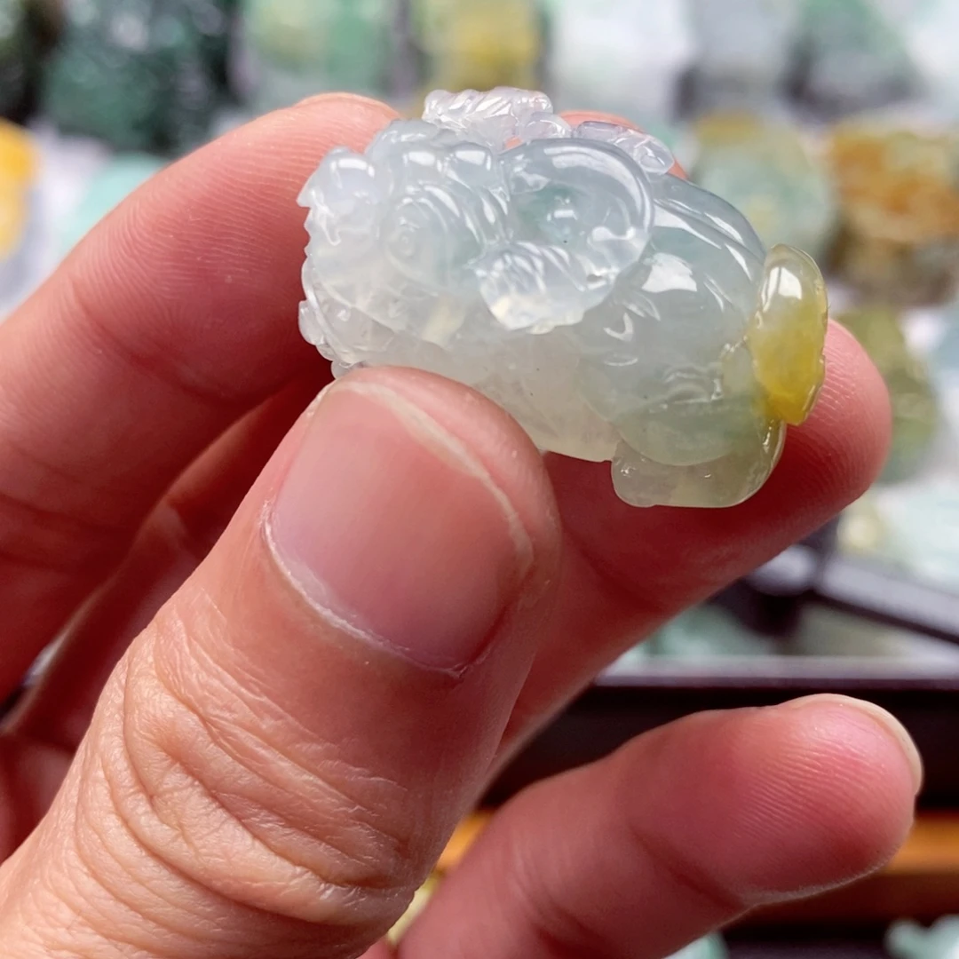 翡翠颈饰未镶嵌翡翠