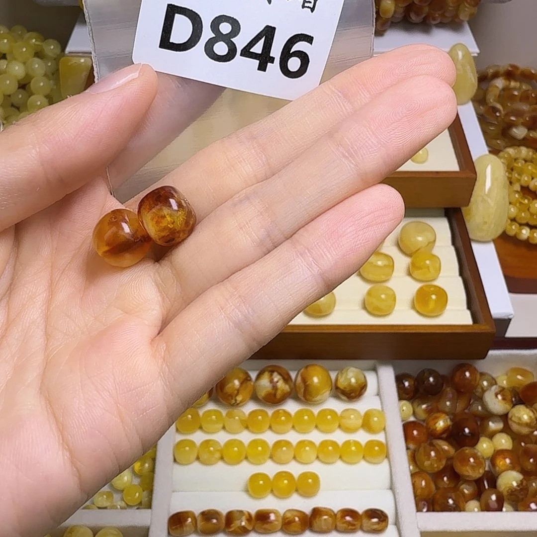 壹***零蜜蜡未镶嵌裸石846号，10.6+mm