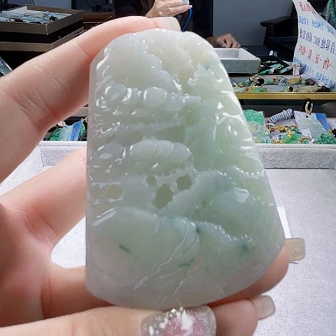 颈饰未镶嵌翡翠一个