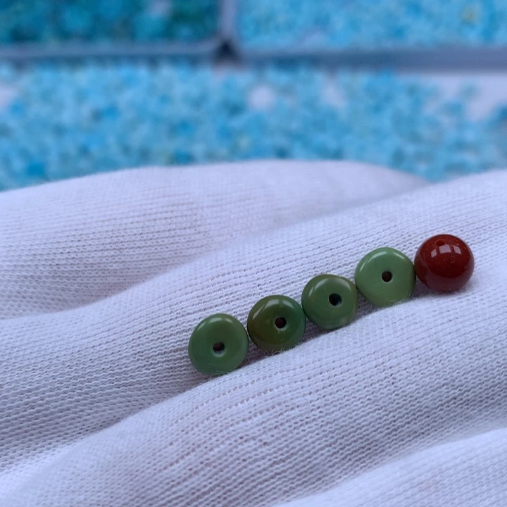 南红玛瑙未镶嵌珠宝奇石