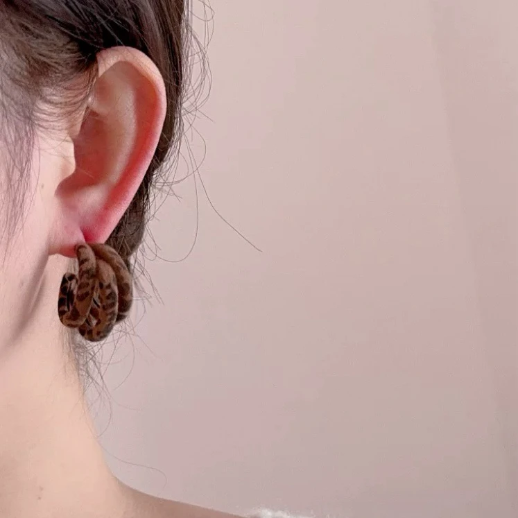 铜合金耳饰 复古港风豹植绒三环耳环2025新款爆款高级感气质耳圈
