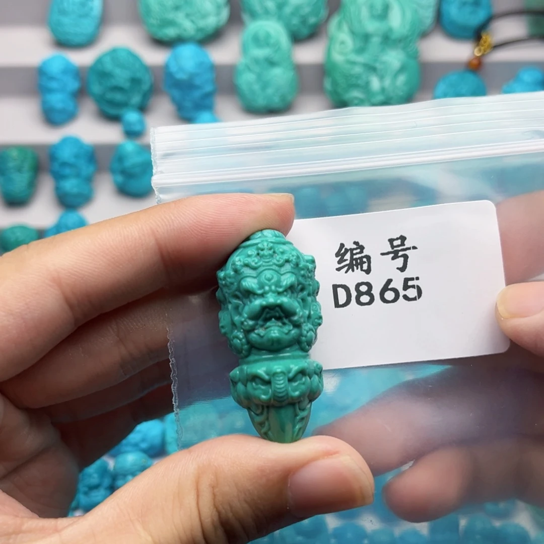 绿松石未镶嵌天然原矿雕刻绿松石