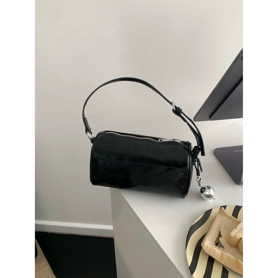 新款时尚百搭女士小众单肩斜挎包6689-黑色